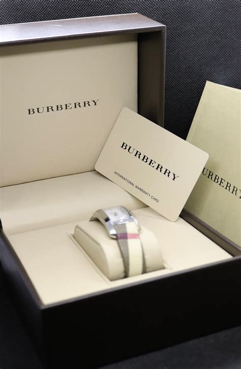 Vintage Burberry Heritage BU1062 Box With Original Papers. 